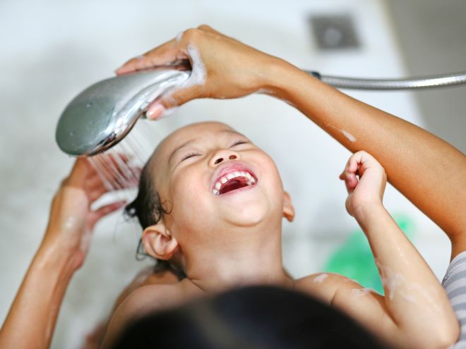 миєм голову дитині