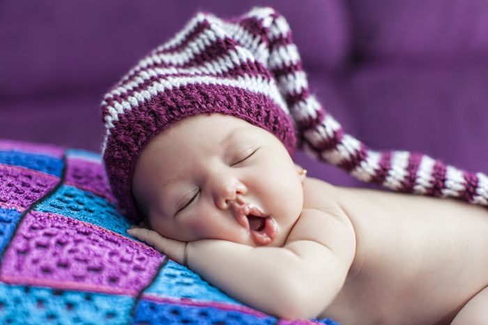 Чому дитина потіє під час сну