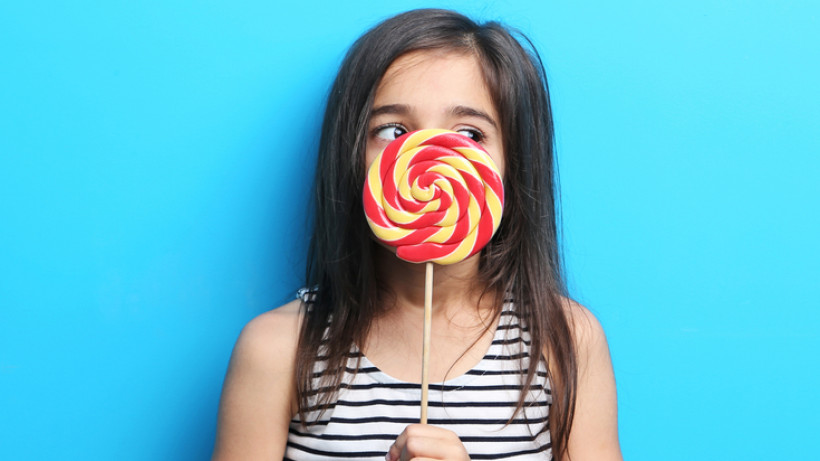 Як побудувати добрі стосунки між дітьми та солодощами