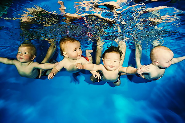 Ігри у воді з дитиною