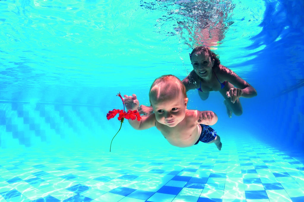 Ігри у воді з дитиною
