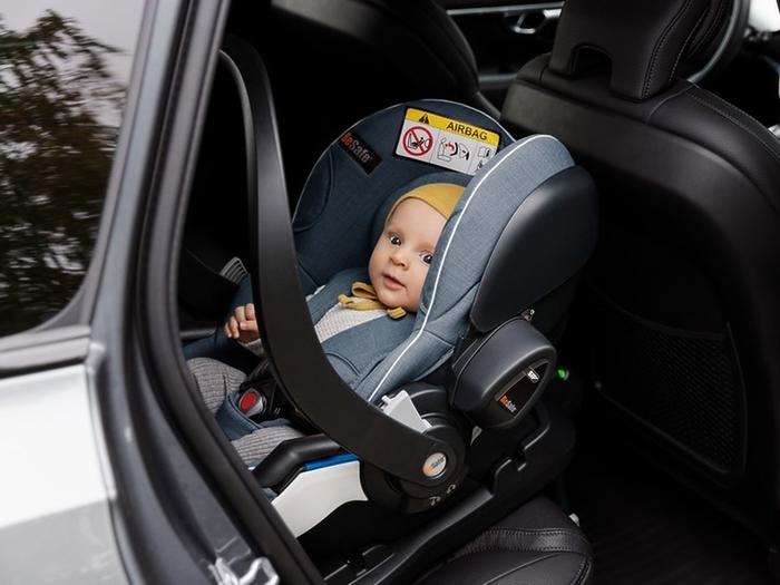 Безпека дітей в автомобілі. Про що варто пам'ятати батькам? 