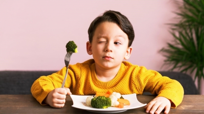 привчаємо дитину до здорової їжі