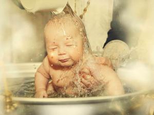 Вітання з хрещенням дитини