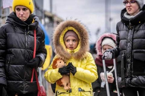 Понад половина дітей України покинула свої домівки 